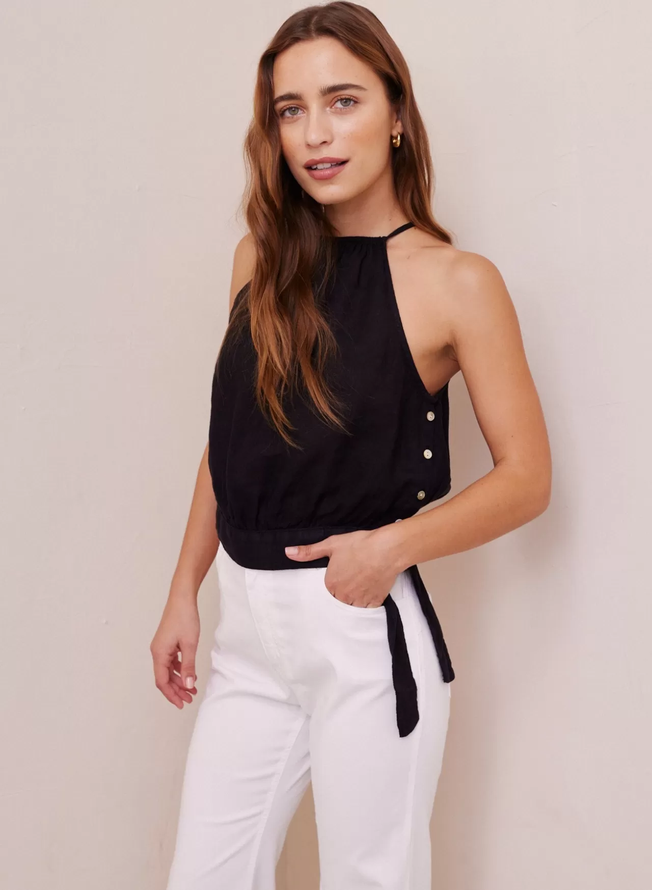 Bella Dahl Sleeveless^Cropped Side Tie Button Halter Top - Black