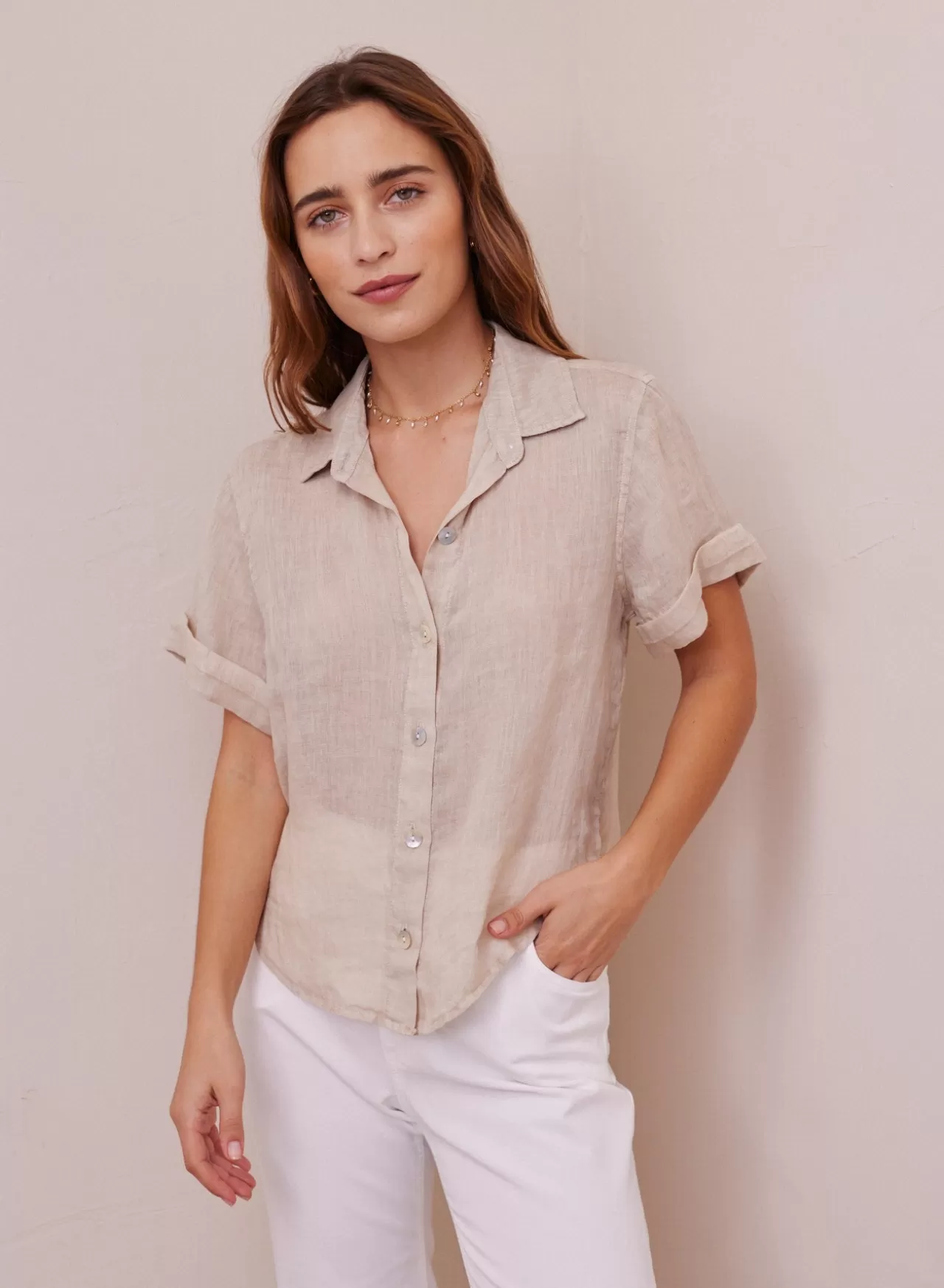 Bella Dahl Button Down^Cuffed Linen Short Sleeve Shirt - Paloma Sand