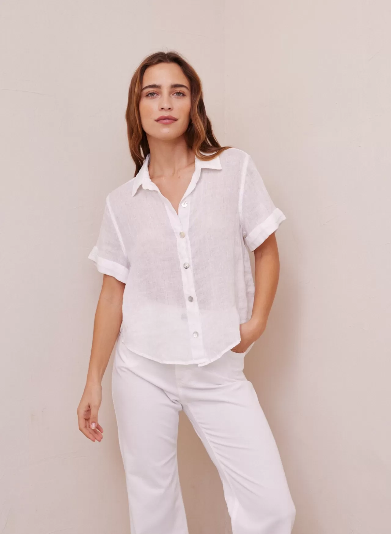 Bella Dahl Short Sleeve^Cuffed Linen Short Sleeve Shirt - White