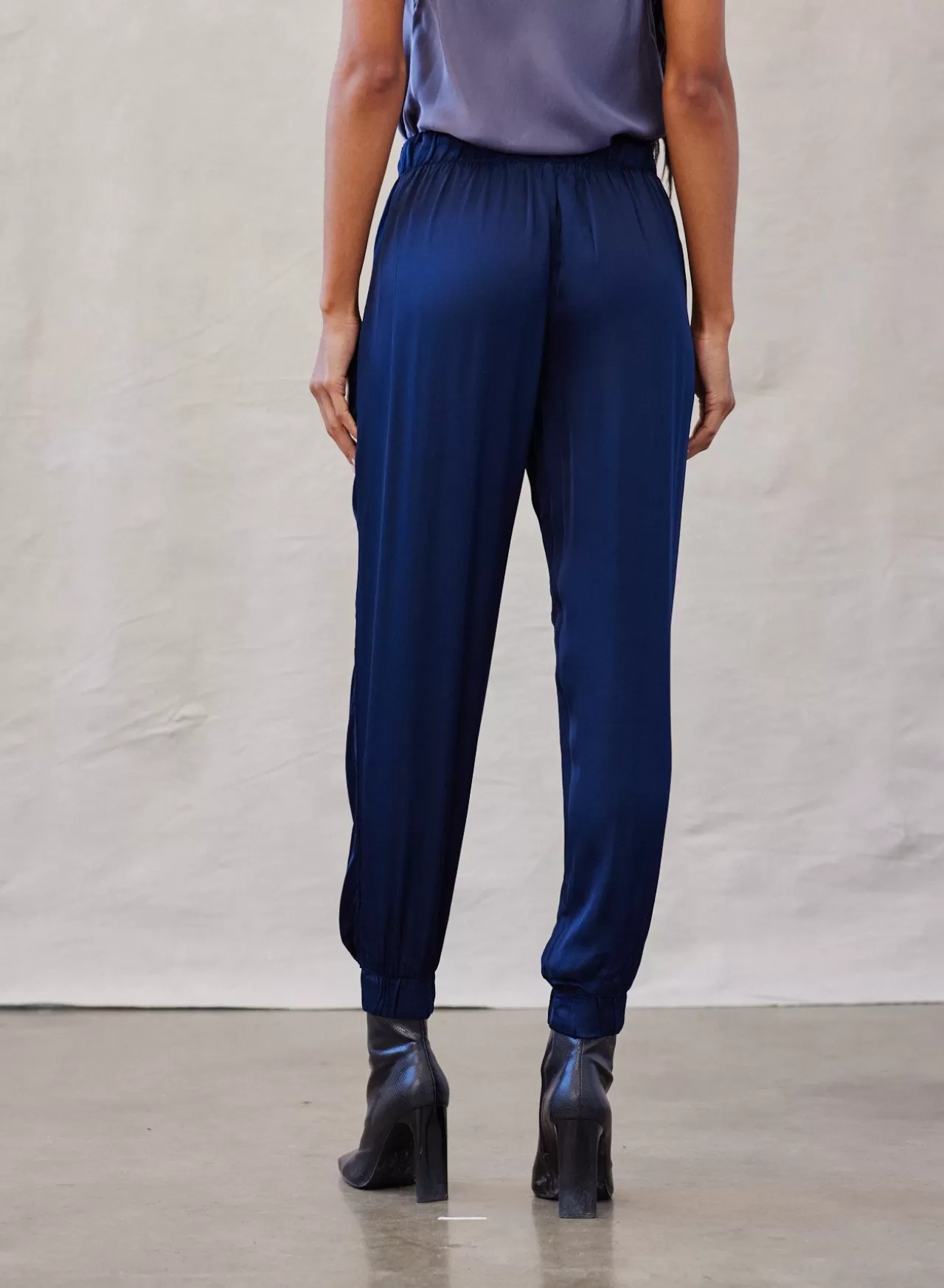 Bella Dahl Joggers^High Waist Silky Jogger - Dark Lake