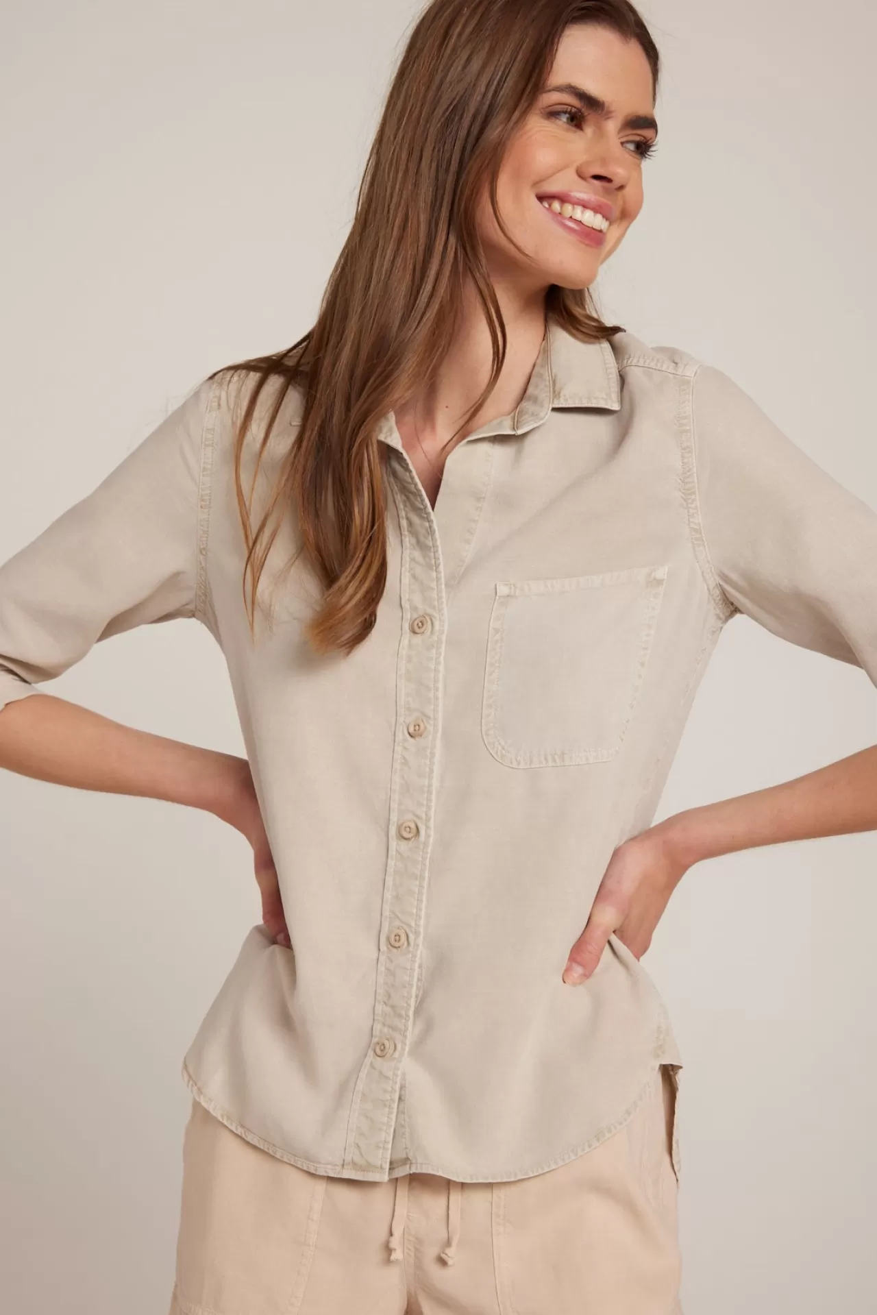 Bella Dahl Long Sleeve^Shirt Tail Button Down - Soft Tan