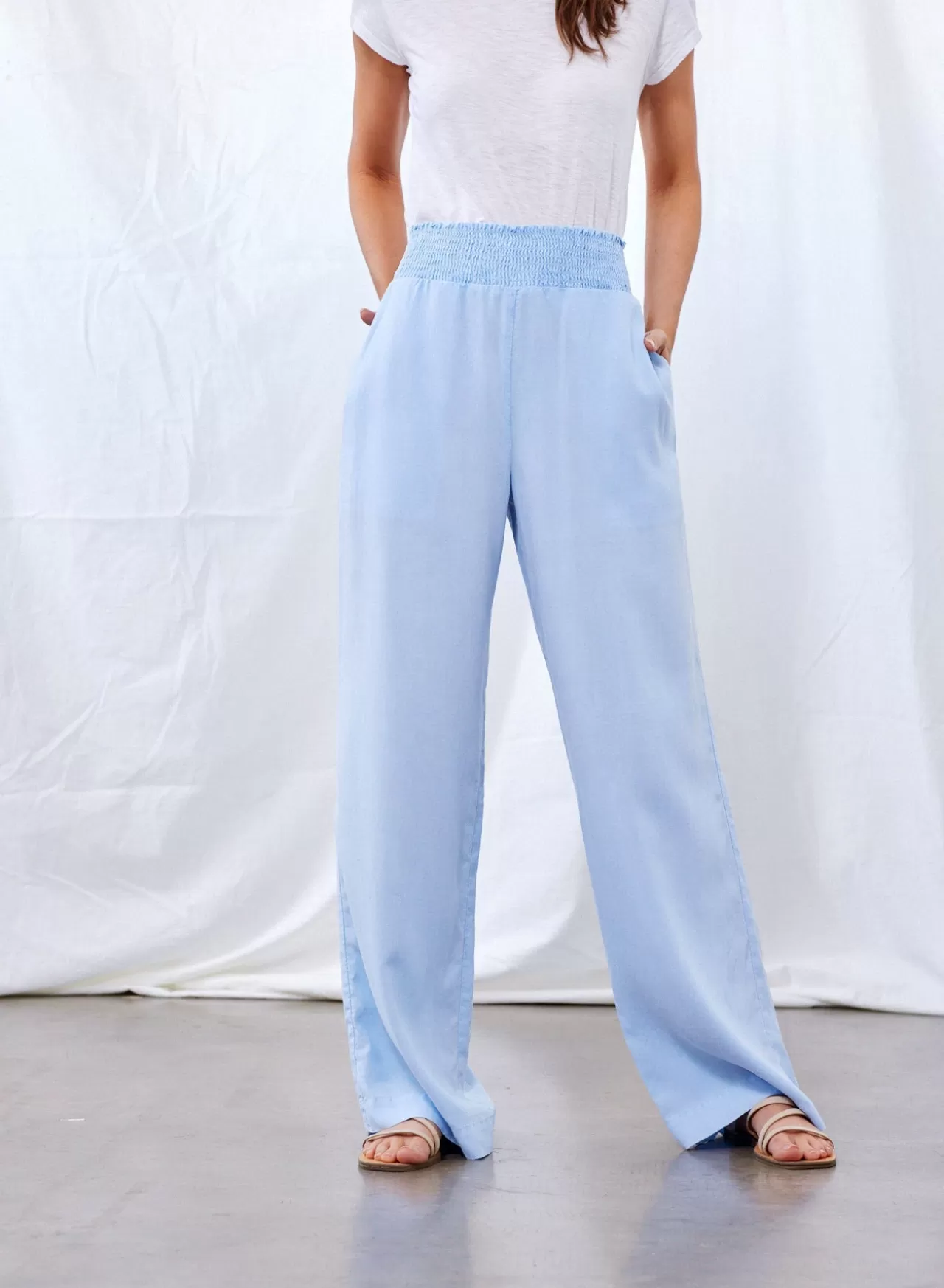 Bella Dahl Pants^Smocked Waist Wide Leg Pant - Blue Oasis