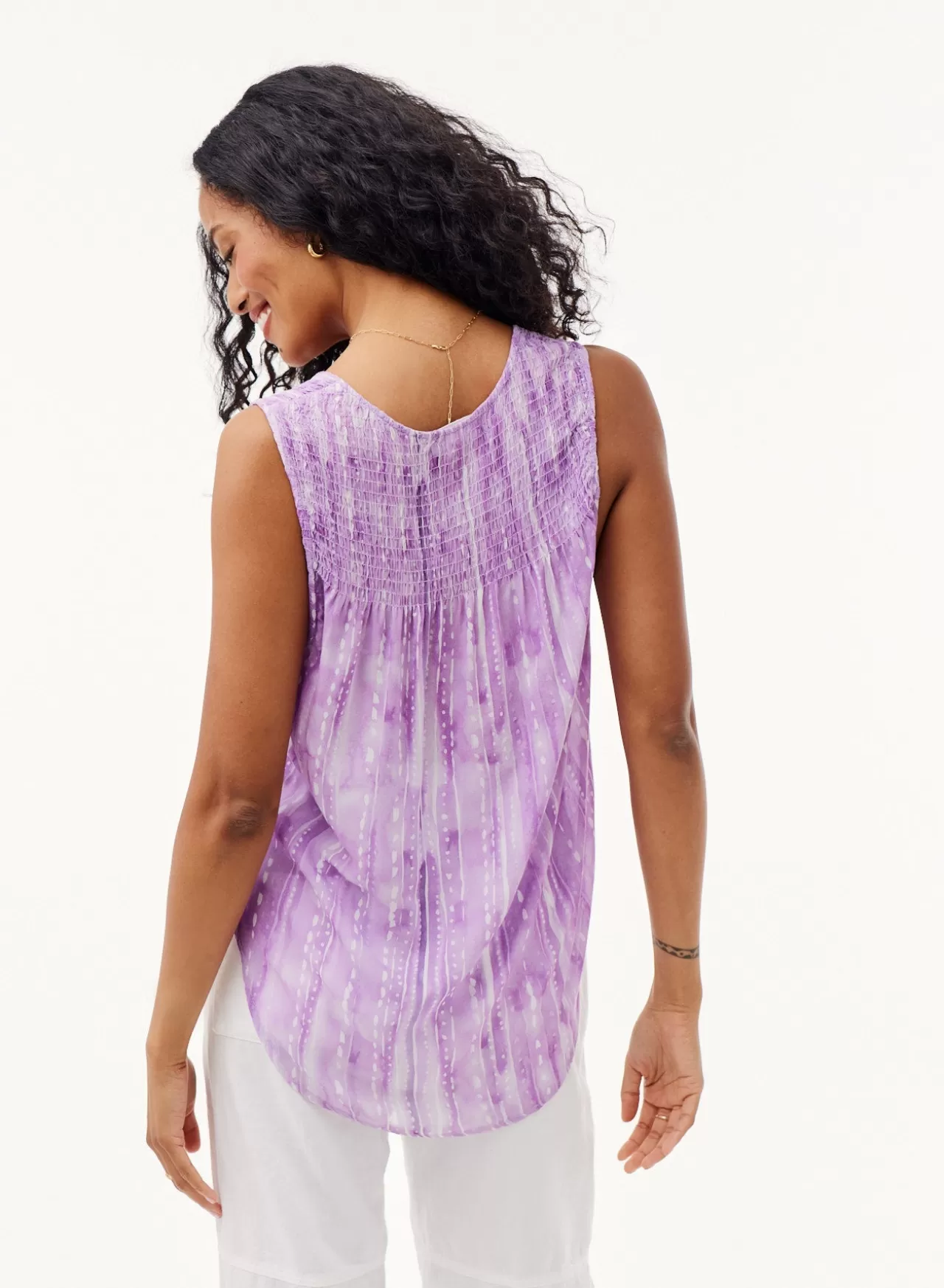 Bella Dahl Sleeveless^V-Neck Smocked Shoulder Top - Orchid Stripe Print